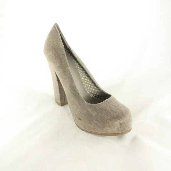 LIKE NEW CANDIES Gray Block Heel Pumps - Picture 1 of 8